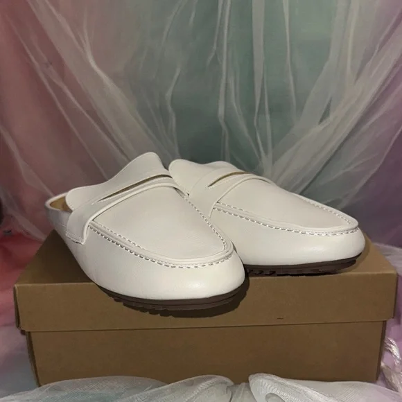 Elegant White Women's Loafers - Picture 3 of 4
